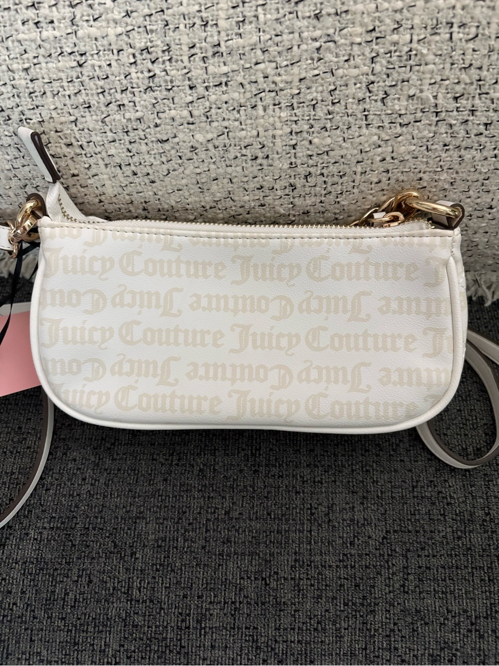Juicy Couture White Quilted Heart Logo Mini Shoulder Bag with Gold Chain - Picture 3 of 3